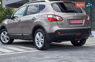 Внедорожник / Кроссовер Nissan Qashqai 2010 в 