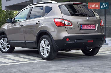 Внедорожник / Кроссовер Nissan Qashqai 2010 в 