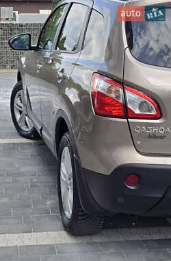 Внедорожник / Кроссовер Nissan Qashqai 2010 в 