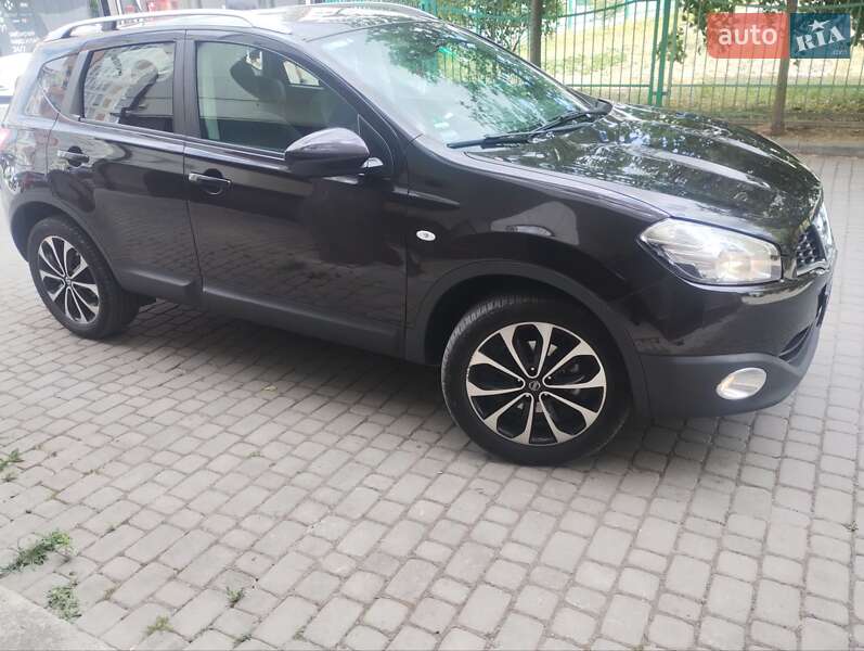 Внедорожник / Кроссовер Nissan Qashqai 2011 в Ивано-Франковске