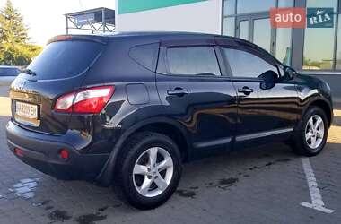 Позашляховик / Кросовер Nissan Qashqai 2012 в 