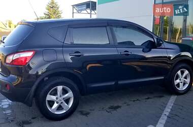 Позашляховик / Кросовер Nissan Qashqai 2012 в 