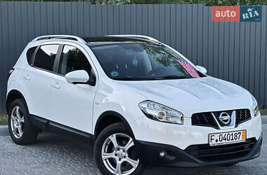 Позашляховик / Кросовер Nissan Qashqai 2013 в 
