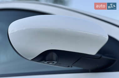 Позашляховик / Кросовер Nissan Qashqai 2013 в 