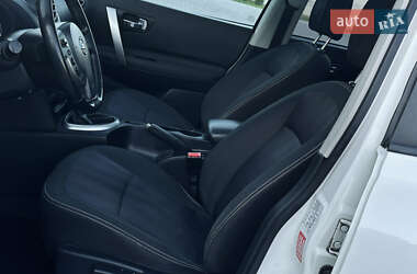 Позашляховик / Кросовер Nissan Qashqai 2013 в 