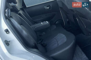 Позашляховик / Кросовер Nissan Qashqai 2013 в 