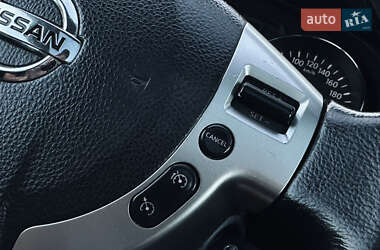 Позашляховик / Кросовер Nissan Qashqai 2013 в 