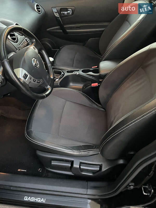 Позашляховик / Кросовер Nissan Qashqai 2013 в Рівному