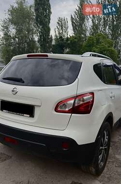 Позашляховик / Кросовер Nissan Qashqai 2012 в 