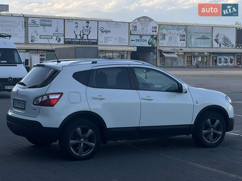 Позашляховик / Кросовер Nissan Qashqai 2011 в Чернівцях