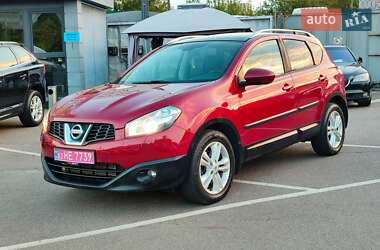 Позашляховик / Кросовер Nissan Qashqai 2010 в Києві