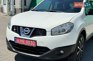 Позашляховик / Кросовер Nissan Qashqai 2011 в 