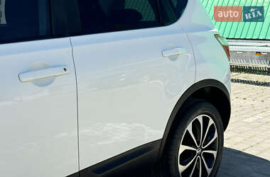 Позашляховик / Кросовер Nissan Qashqai 2011 в 