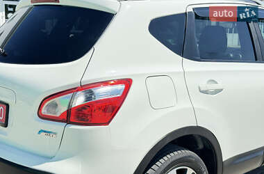 Позашляховик / Кросовер Nissan Qashqai 2011 в 