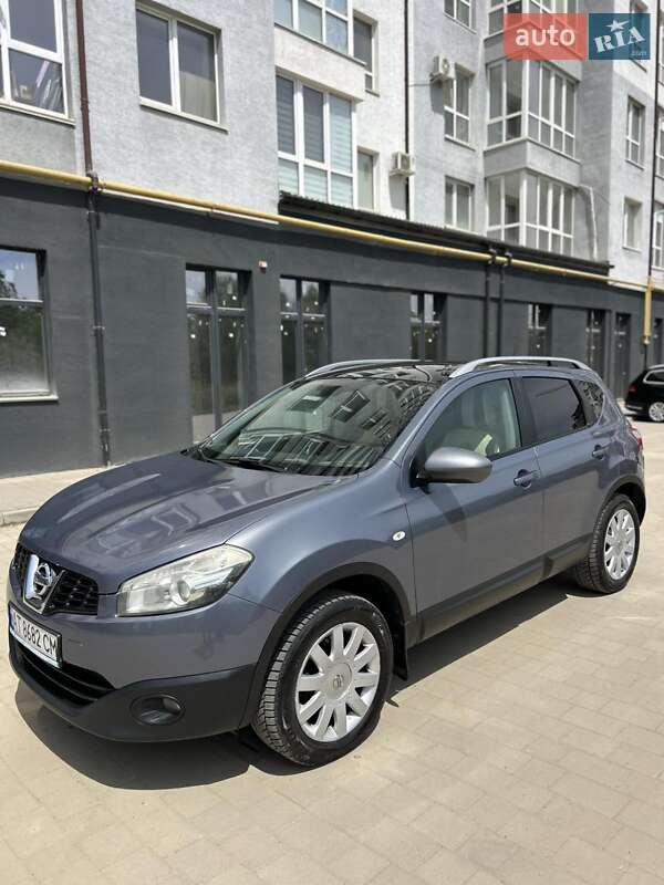 Позашляховик / Кросовер Nissan Qashqai 2010 в Івано-Франківську