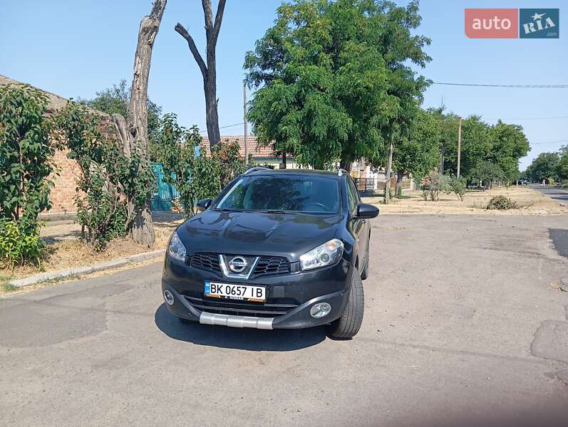 Внедорожник / Кроссовер Nissan Qashqai 2011 в 