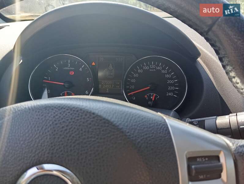 Внедорожник / Кроссовер Nissan Qashqai 2011 в Сарнах