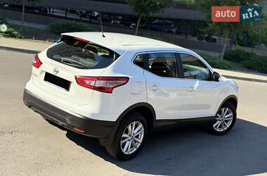 Позашляховик / Кросовер Nissan Qashqai 2015 в 