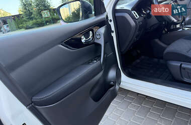 Позашляховик / Кросовер Nissan Qashqai 2015 в 