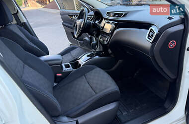 Позашляховик / Кросовер Nissan Qashqai 2015 в 