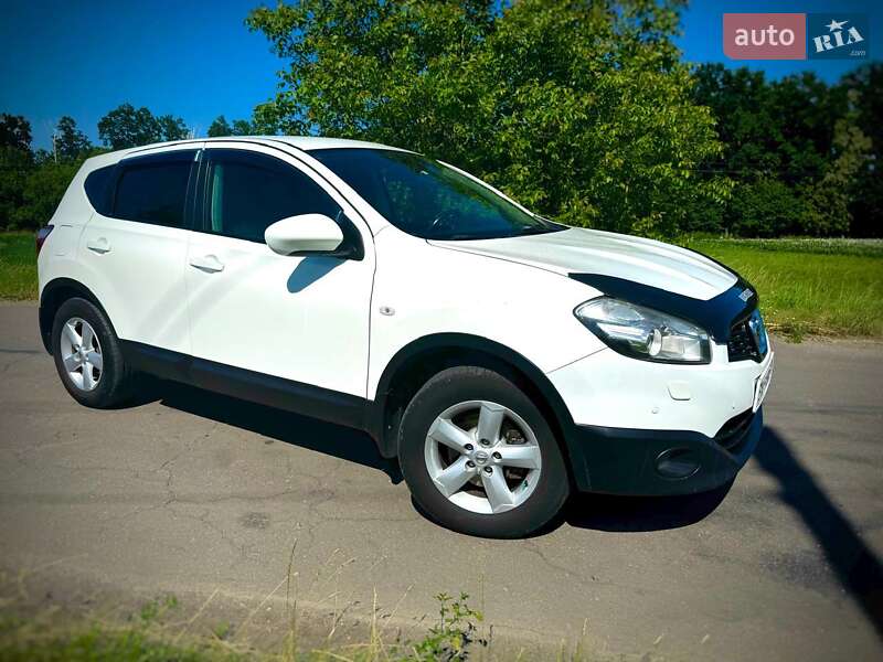 Внедорожник / Кроссовер Nissan Qashqai 2012 в Староконстантинове