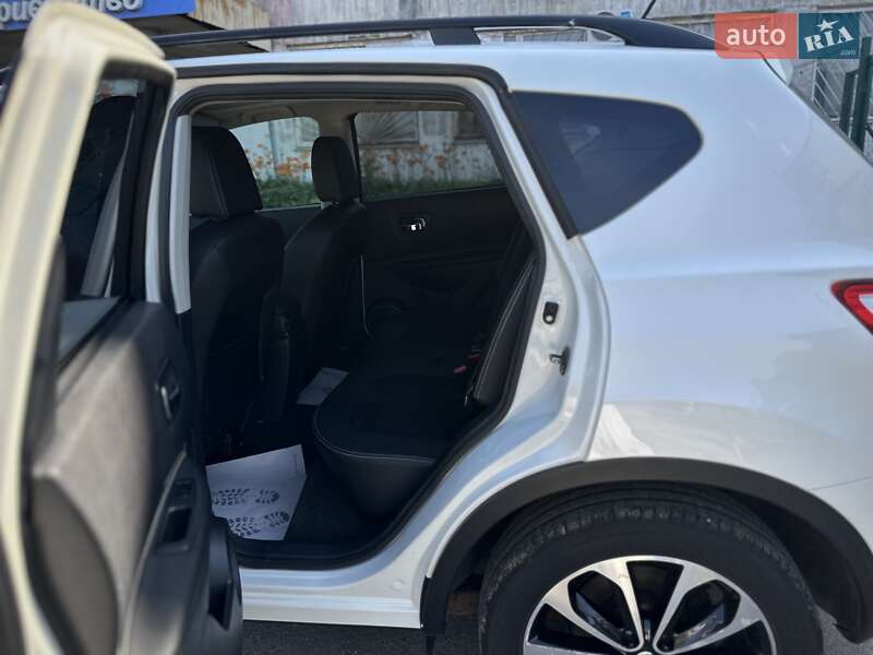 Позашляховик / Кросовер Nissan Qashqai 2013 в Сумах