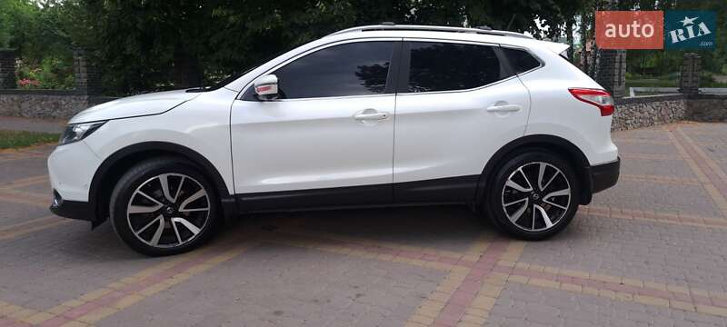 Внедорожник / Кроссовер Nissan Qashqai 2015 в Кагарлыке