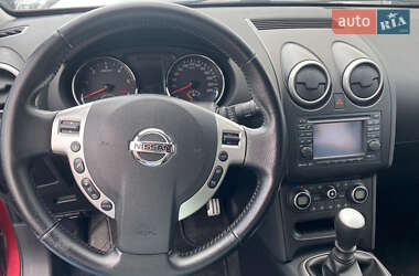 Внедорожник / Кроссовер Nissan Qashqai 2010 в 