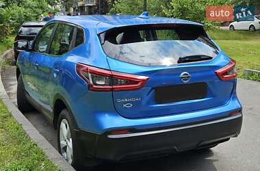 Позашляховик / Кросовер Nissan Qashqai 2017 в 