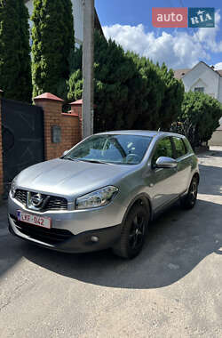 Позашляховик / Кросовер Nissan Qashqai 2010 в 