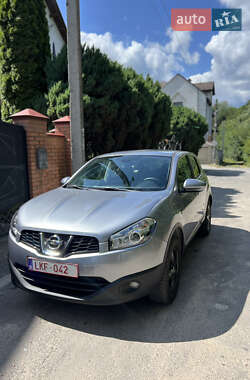 Позашляховик / Кросовер Nissan Qashqai 2010 в 