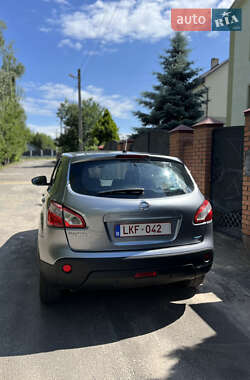 Позашляховик / Кросовер Nissan Qashqai 2010 в 