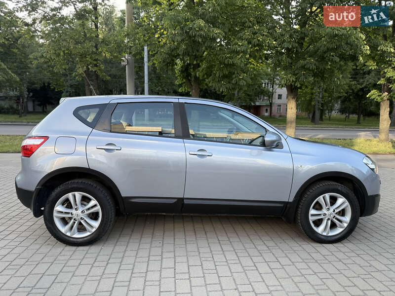Внедорожник / Кроссовер Nissan Qashqai 2011 в Ровно