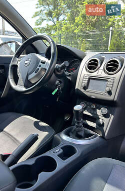 Позашляховик / Кросовер Nissan Qashqai 2012 в 
