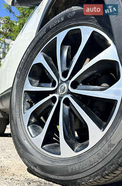 Позашляховик / Кросовер Nissan Qashqai 2012 в 