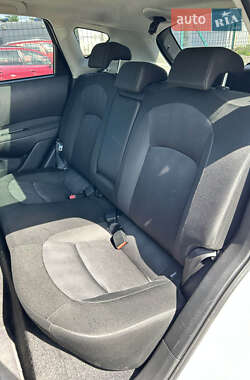 Позашляховик / Кросовер Nissan Qashqai 2012 в 