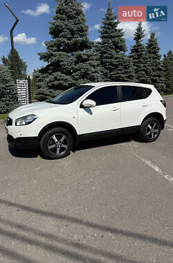Внедорожник / Кроссовер Nissan Qashqai 2012 в 
