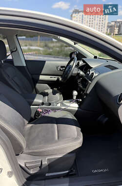 Внедорожник / Кроссовер Nissan Qashqai 2012 в 