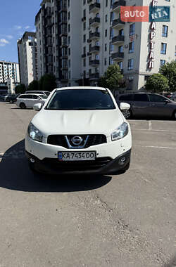 Внедорожник / Кроссовер Nissan Qashqai 2012 в 
