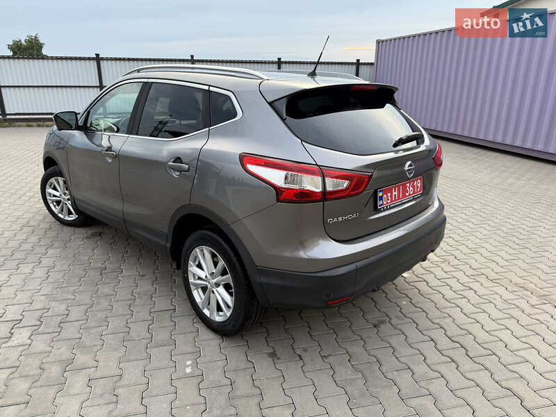 Внедорожник / Кроссовер Nissan Qashqai 2015 в Луцке