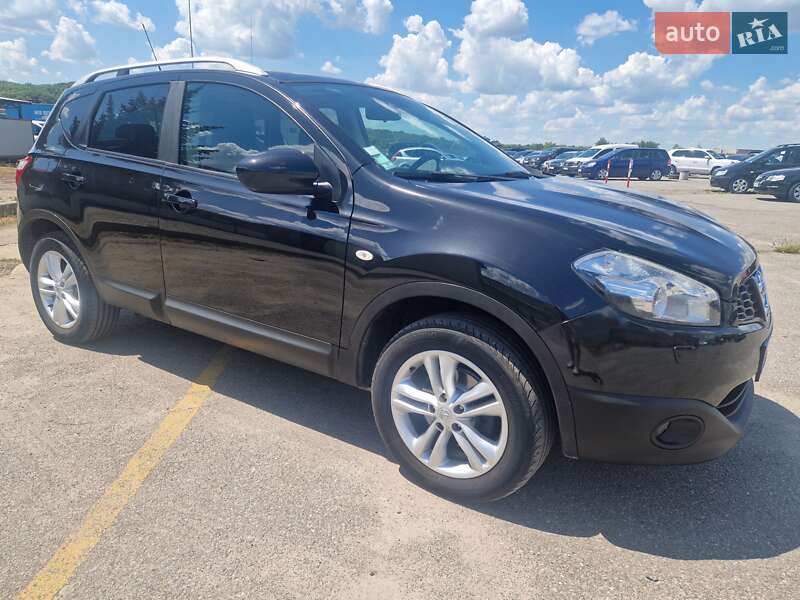 Позашляховик / Кросовер Nissan Qashqai 2011 в 