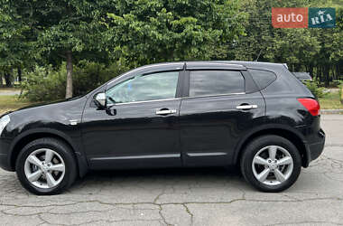 Внедорожник / Кроссовер Nissan Qashqai 2010 в 