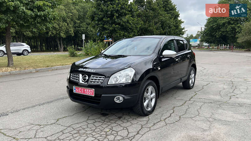 Внедорожник / Кроссовер Nissan Qashqai 2010 в 