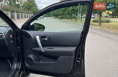 Внедорожник / Кроссовер Nissan Qashqai 2010 в 