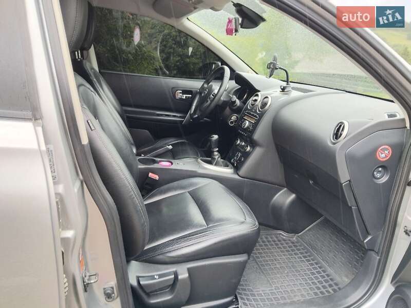 Позашляховик / Кросовер Nissan Qashqai 2009 в Львові