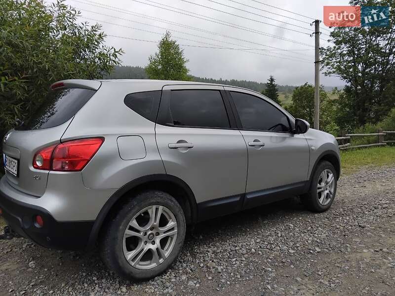 Позашляховик / Кросовер Nissan Qashqai 2009 в Львові