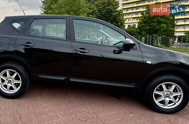 Внедорожник / Кроссовер Nissan Qashqai 2009 в 