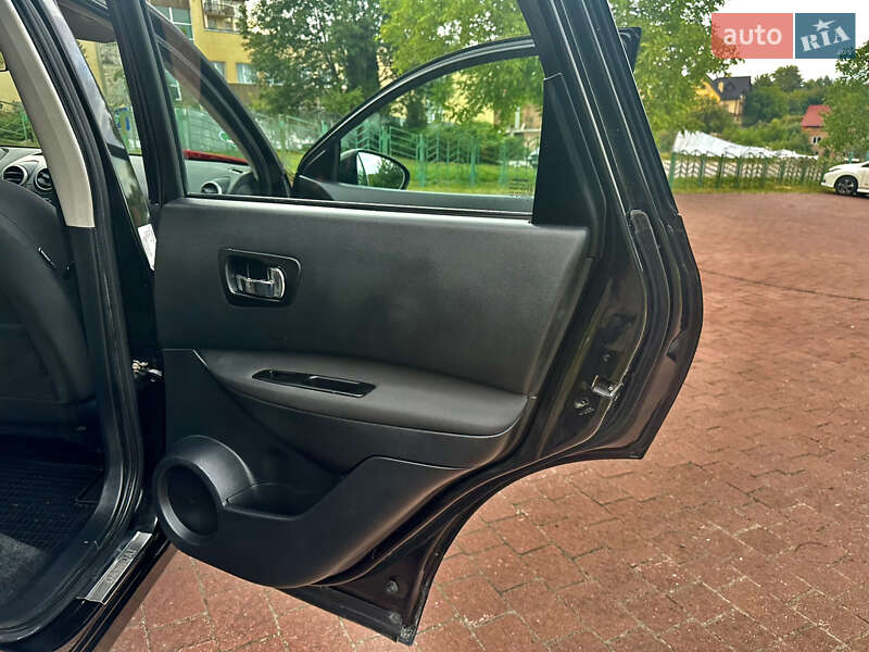 Позашляховик / Кросовер Nissan Qashqai 2009 в Трускавці