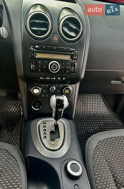 Внедорожник / Кроссовер Nissan Qashqai 2009 в 