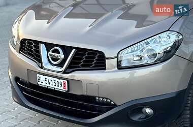 Внедорожник / Кроссовер Nissan Qashqai 2012 в 